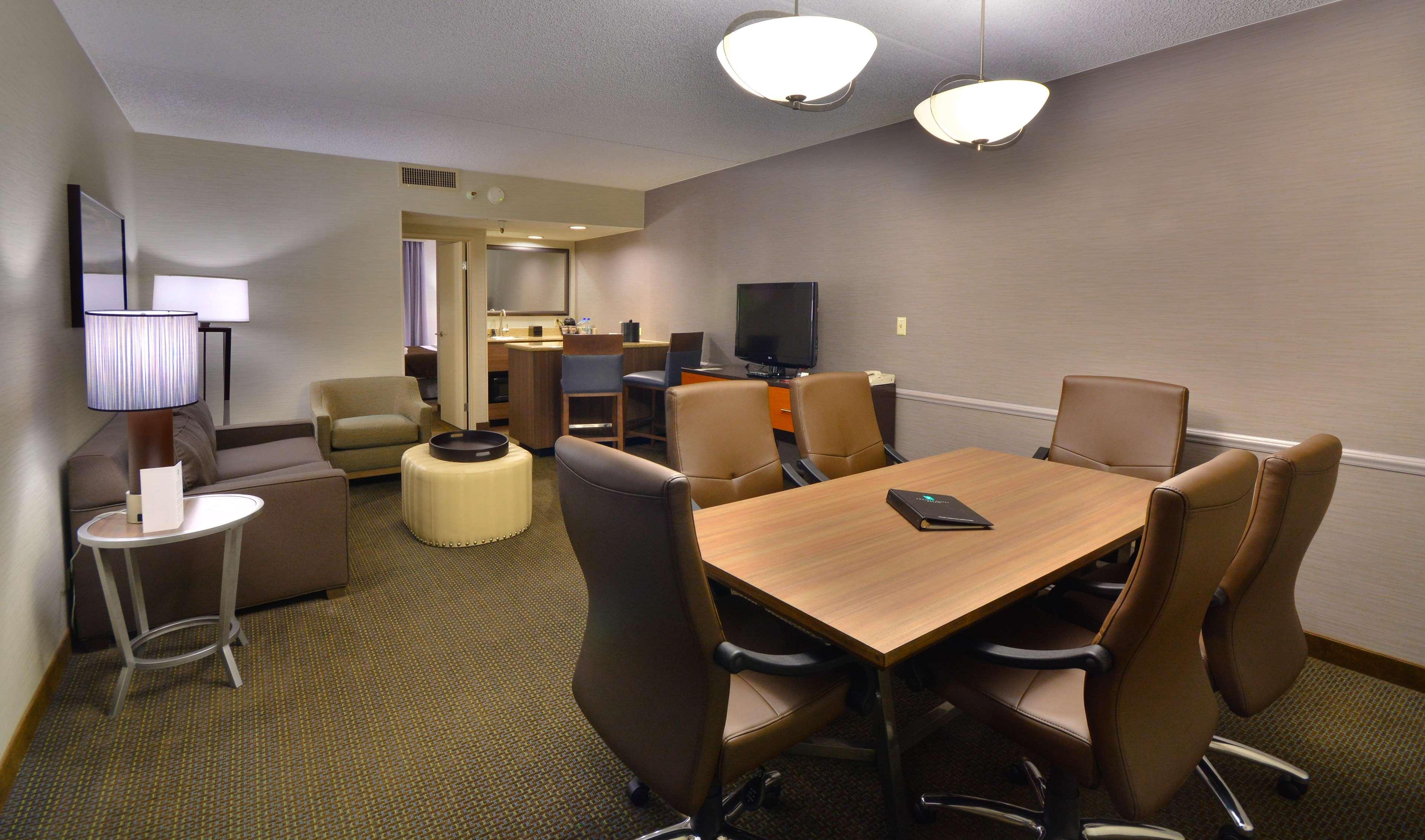 Embassy Suites By Hilton Denver Central Park Quarto foto