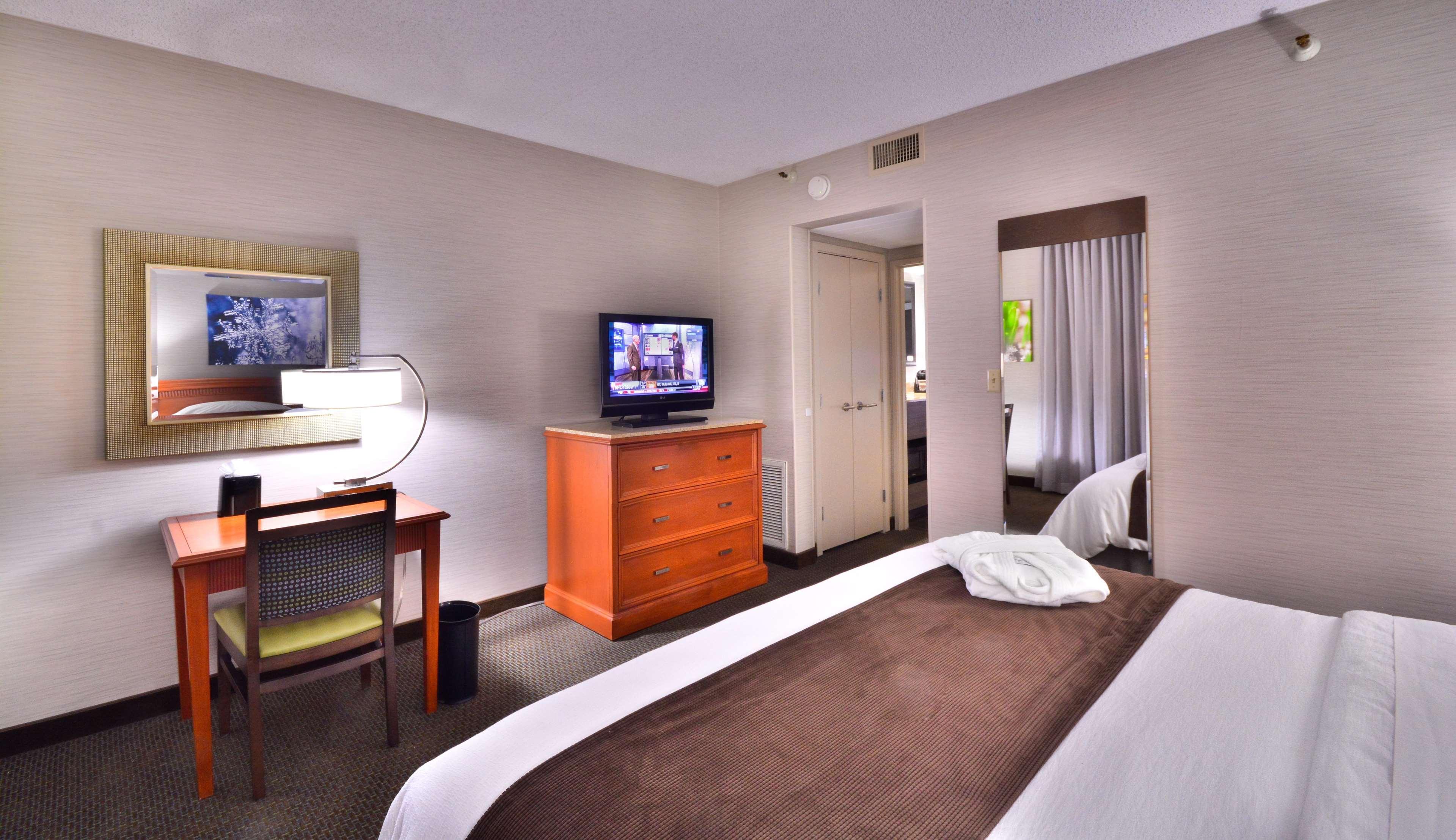 Embassy Suites By Hilton Denver Central Park Quarto foto