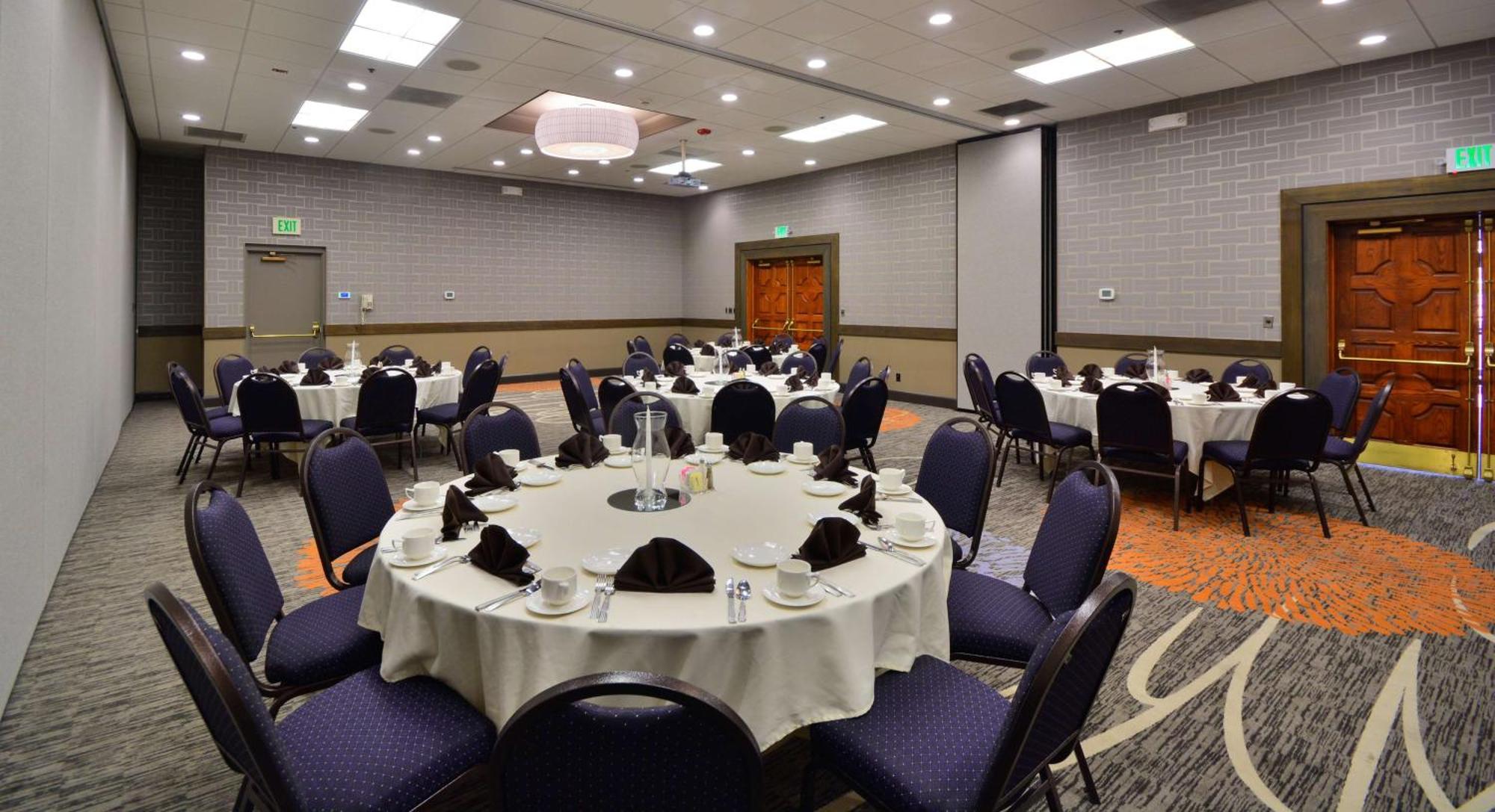 Embassy Suites By Hilton Denver Central Park Exterior foto