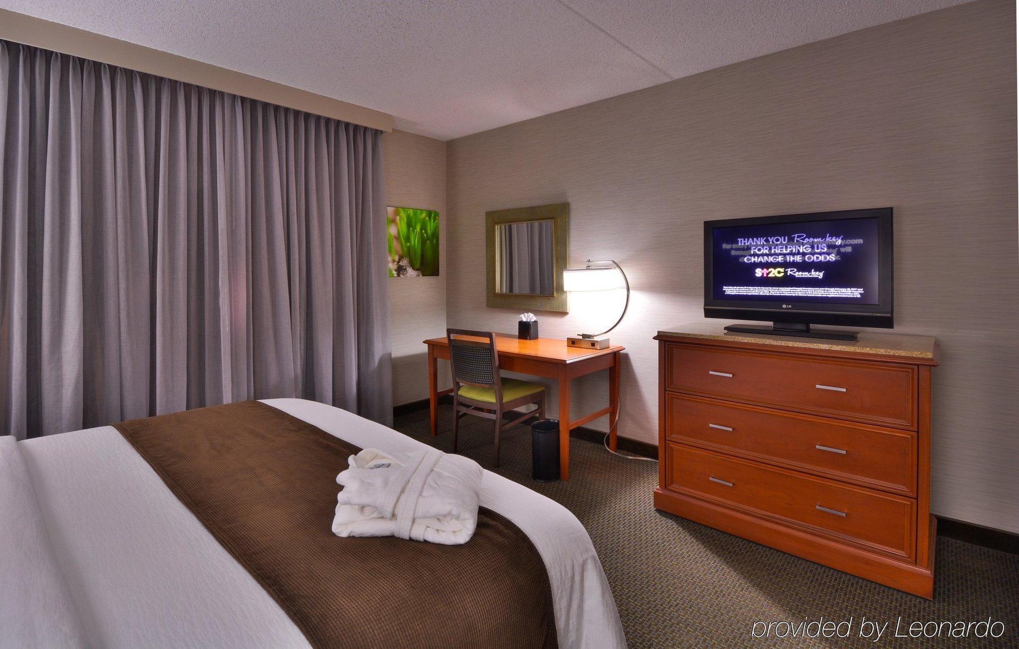 Embassy Suites By Hilton Denver Central Park Quarto foto