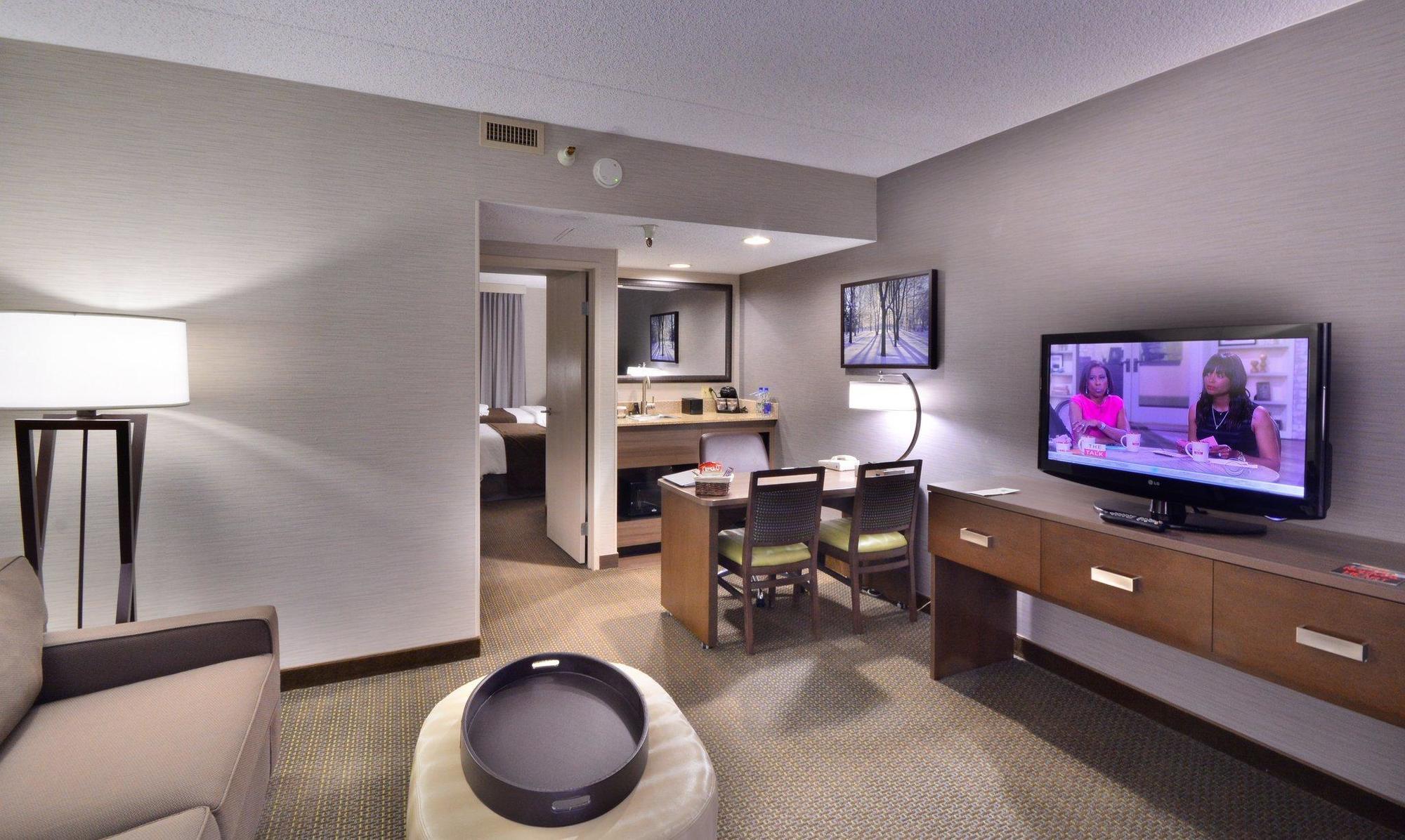 Embassy Suites By Hilton Denver Central Park Quarto foto